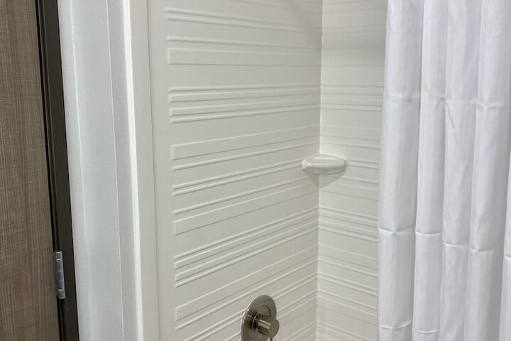 Days Inn & Suites by Wyndham Beaumont West / I-10 & Walden