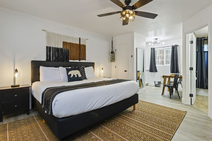 Room 12 of 90