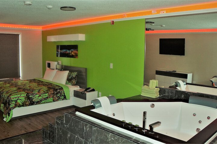 Room 62 of 71