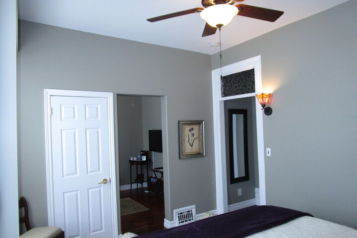 Sir Isaac Brock B & B Luxury Suites