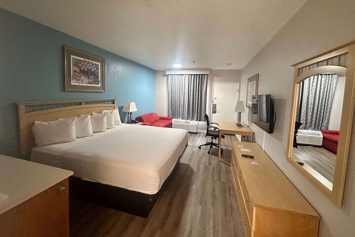 Room 17 of 22