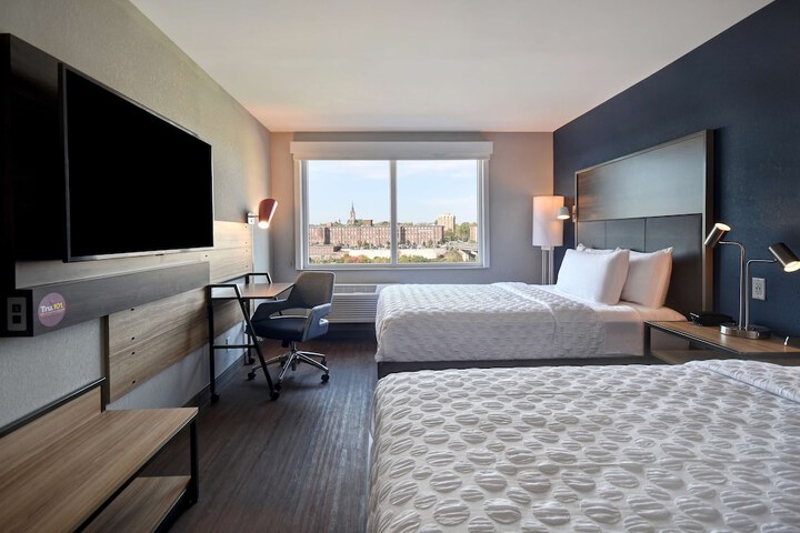 Tru by Hilton Manchester Downtown