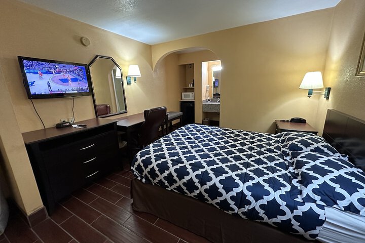 Room 17 of 51