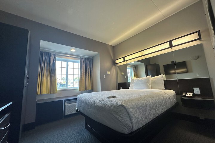 Microtel Inn & Suites by Wyndham Quincy Downtown / River Area