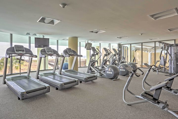 Beachfront Bliss on Dauphin Island w / Pool Access!