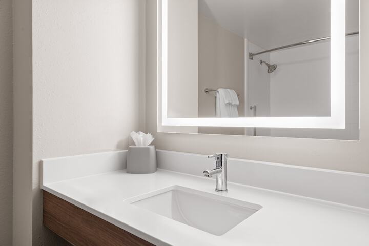 Holiday Inn Express Hotel & Suites Danbury - I-84 by IHG