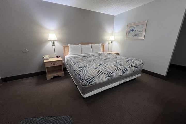 Room 17 of 35