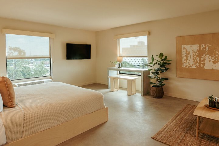 Brut Hotel