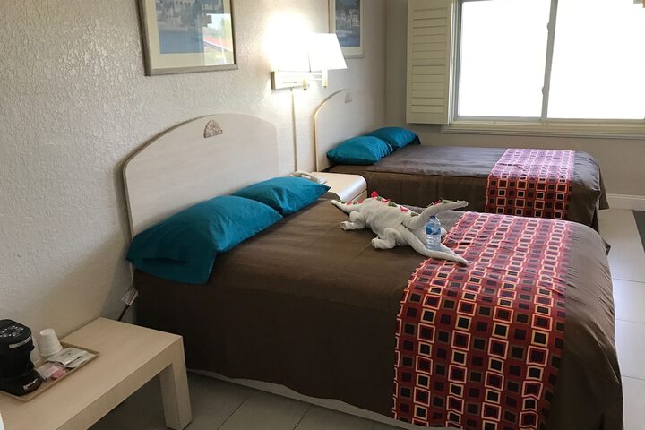 Room 16 of 33