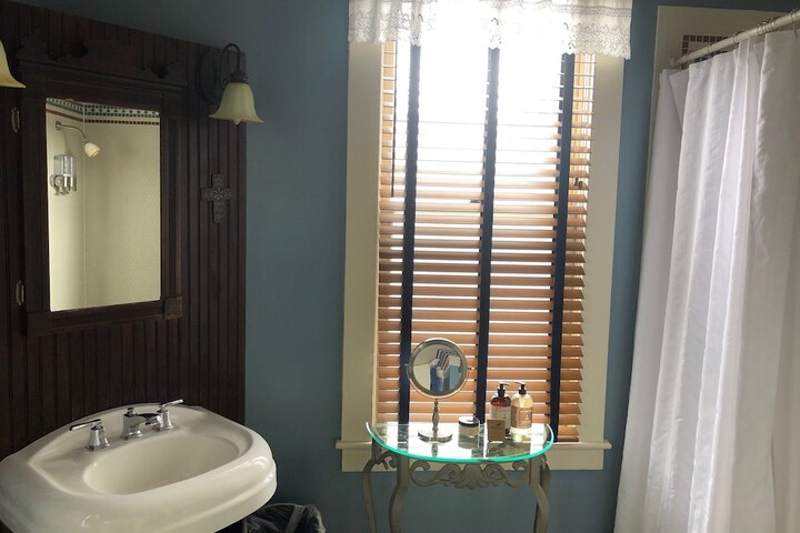 Room 58 of 75