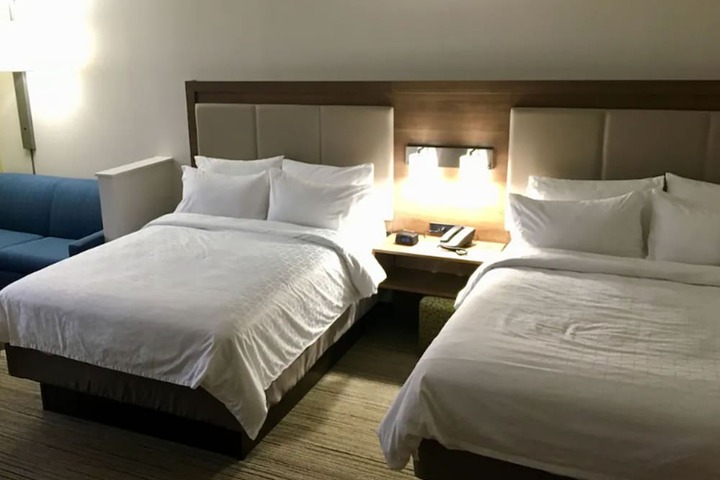 Room 38 of 69