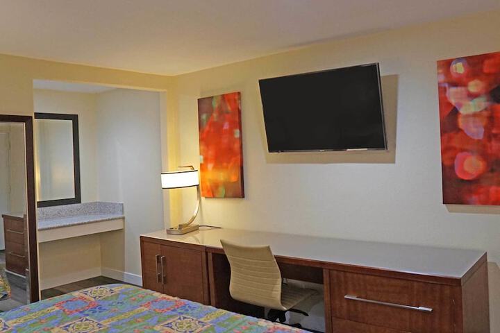 Room 3 of 19