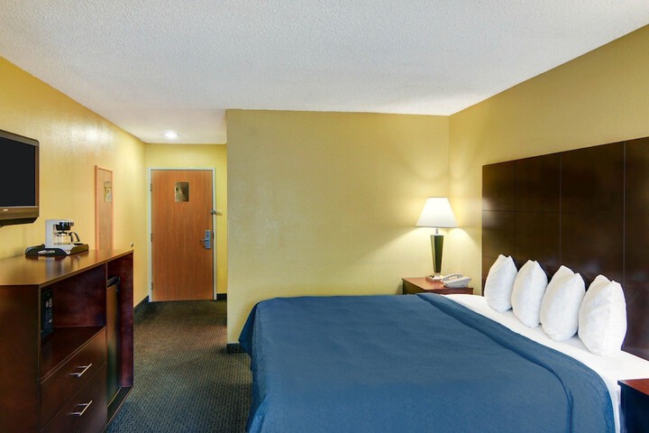 Room 22 of 28