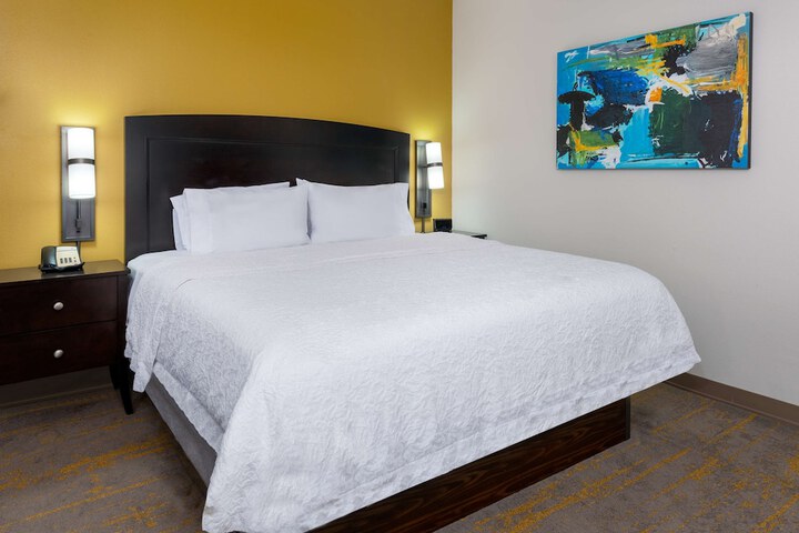 Room 28 of 49