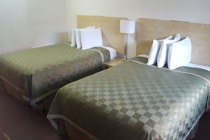 Room 11 of 37