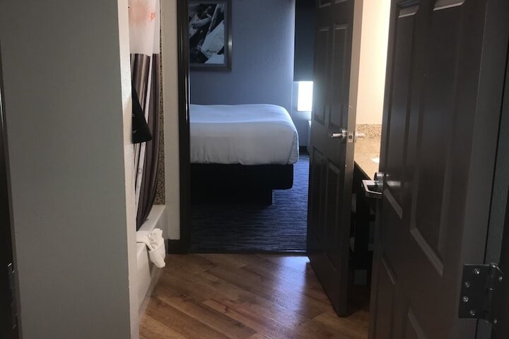 Room 22 of 36