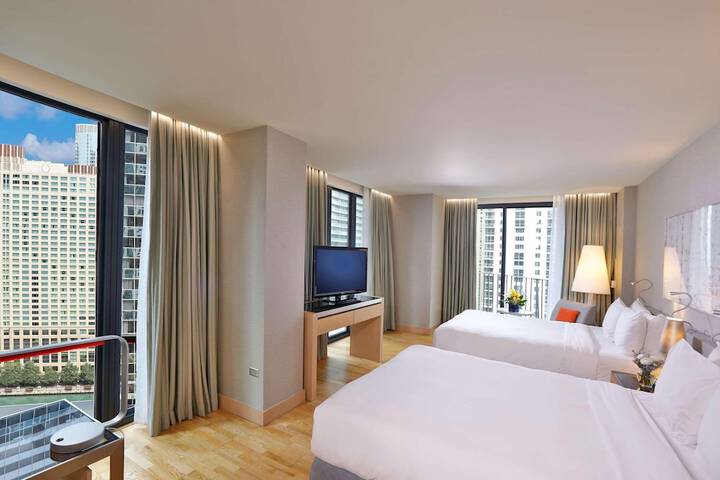 Room 34 of 111