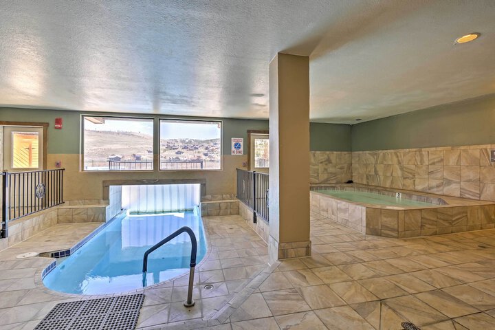Granby Condo w / Pool Access Near Hiking & Skiing!
