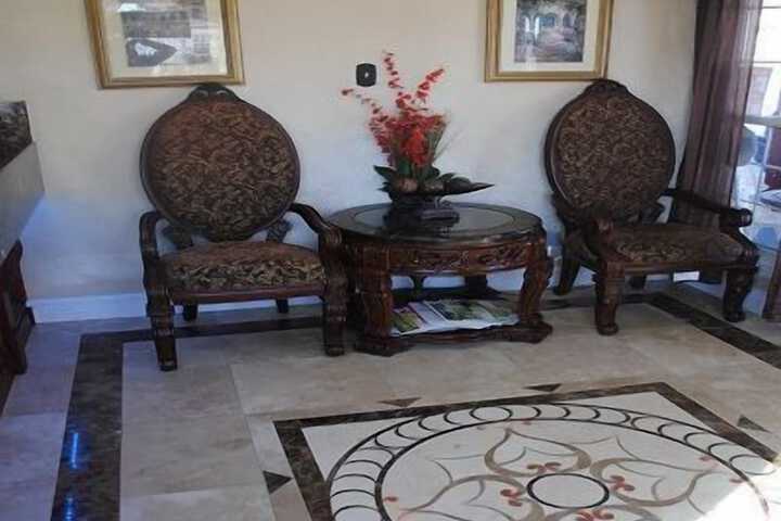 Travel Inn & Suites