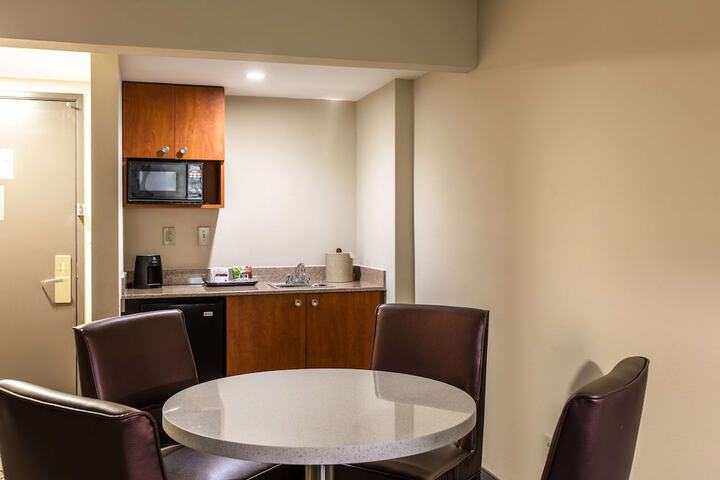 Wingate by Wyndham Charlotte Speedway / Concord