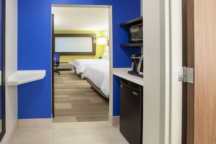 Room 18 of 27