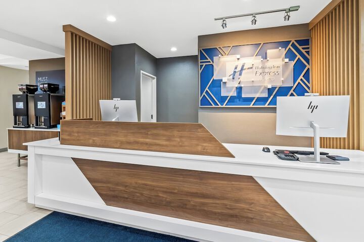 Holiday Inn Express & Suites Hebron - Cincinnati Airport by IHG