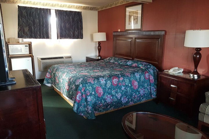 Town House Motel Inc