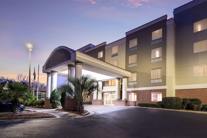Hotel 7 of 55
