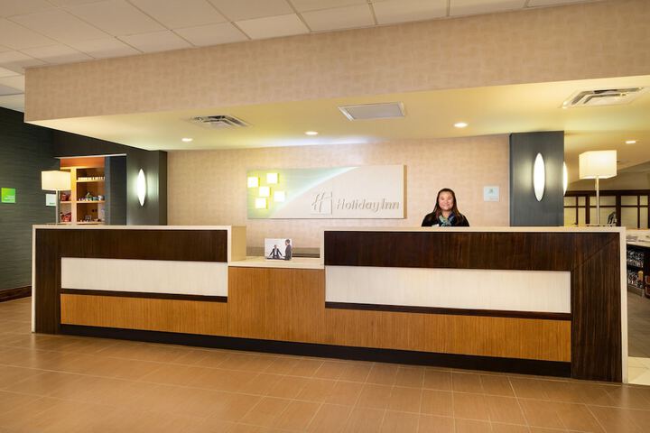 Holiday Inn Hotel & Suites Charleston West by IHG