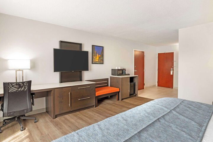 Room 26 of 42