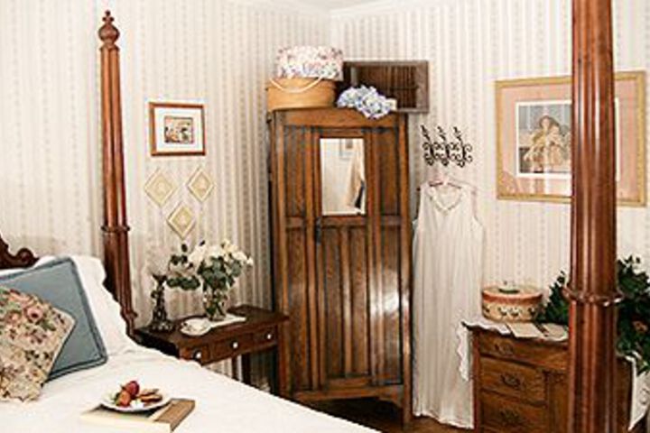 Albert Shafsky House Bed and Breakfast