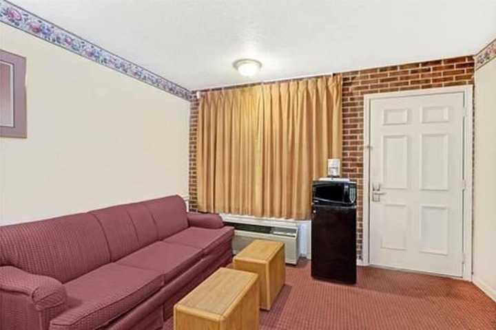 Room 19 of 28