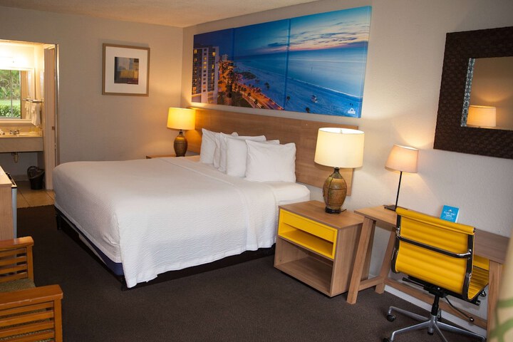 Room 46 of 85