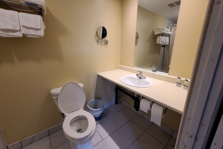 Room 6 of 29