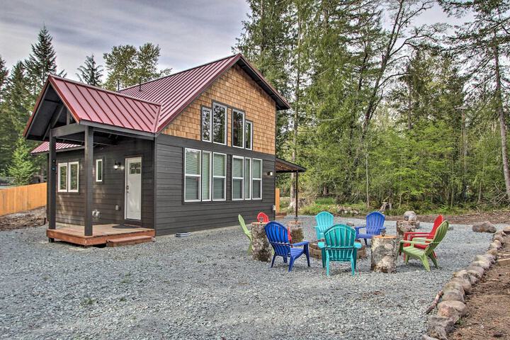 Cozy Cabin - 5 Miles to Mt. Rainier National Park!