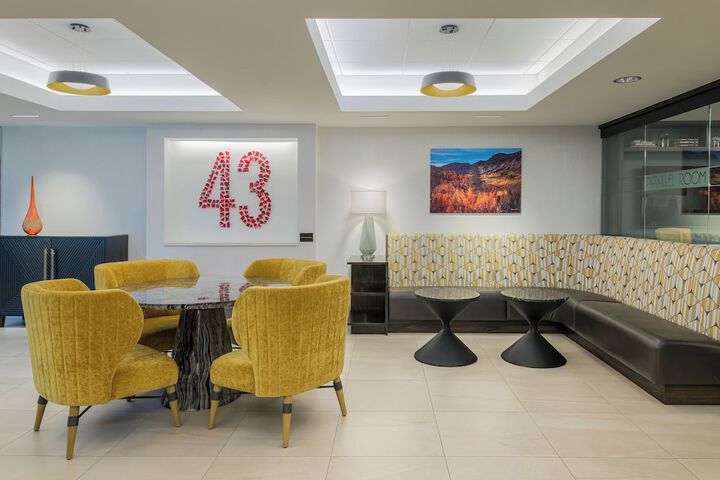 Hotel 43