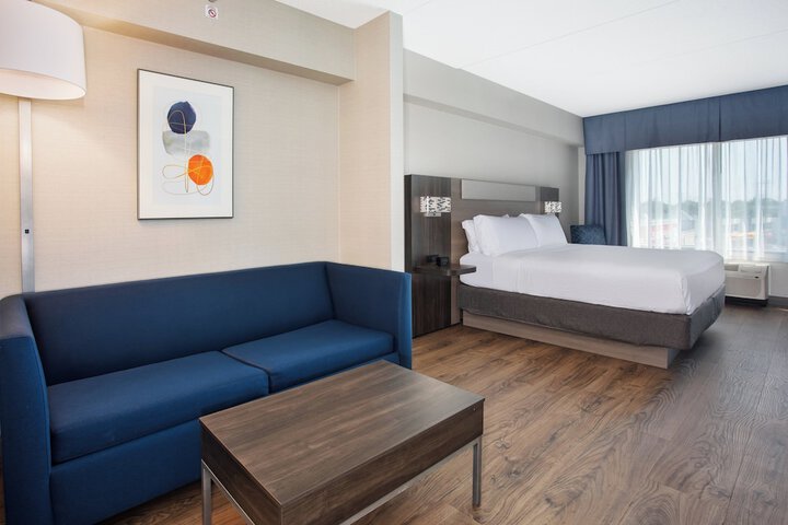Holiday Inn Express & Suites Kingston Central by IHG