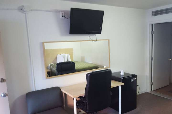 Room 21 of 37