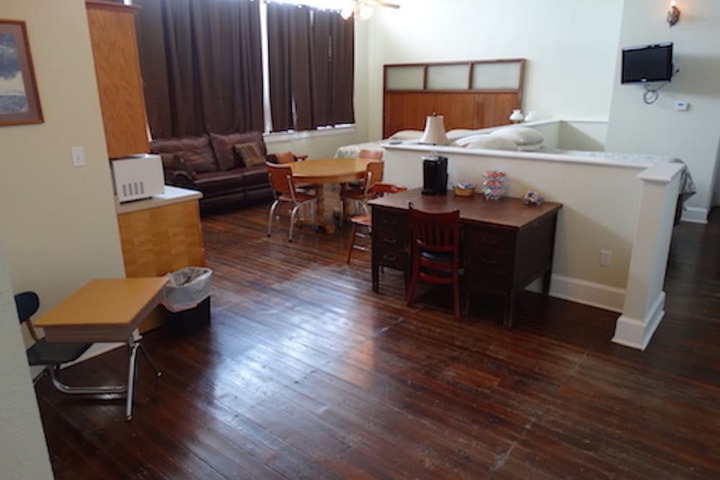 Room 48 of 69