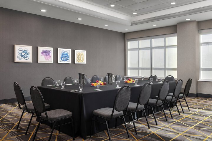 Holiday Inn Hotel & Suites Oakville at Bronte by IHG