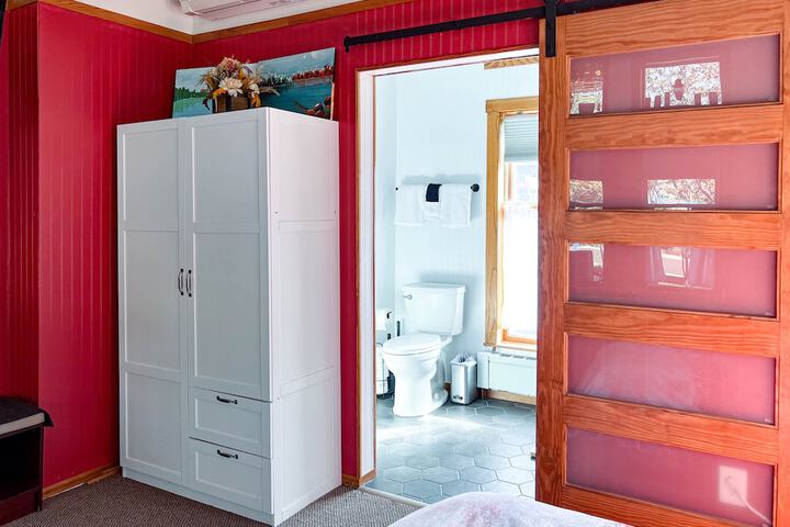 Room 36 of 62