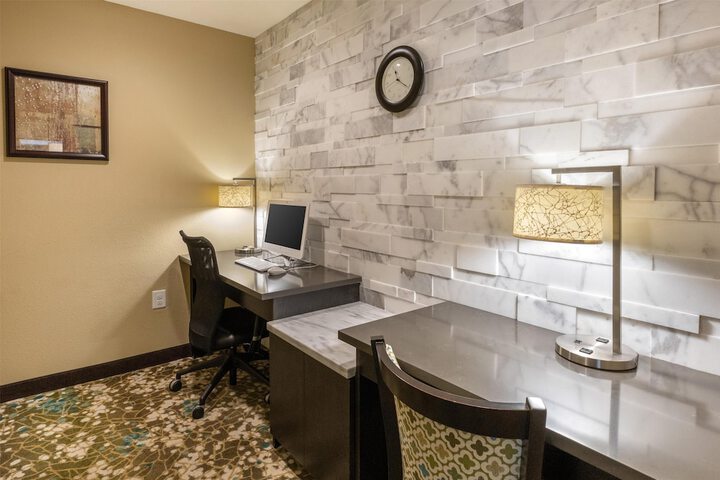 Best Western Long Beach Inn