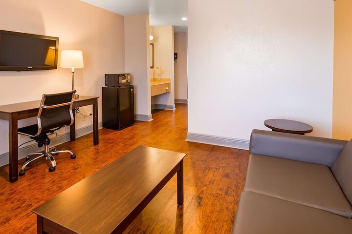 SureStay Plus Hotel by Best Western Hammond