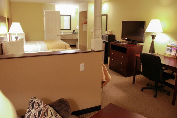 Relax Inn & Suites