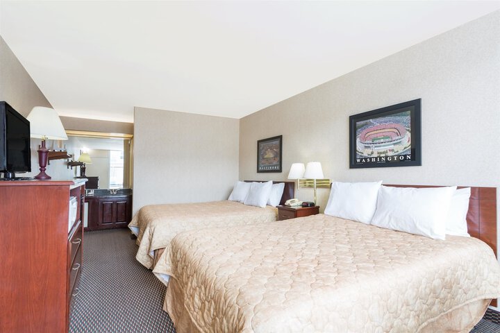 Room 9 of 16