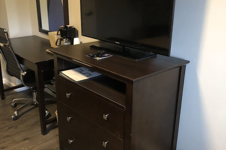 Room 28 of 40