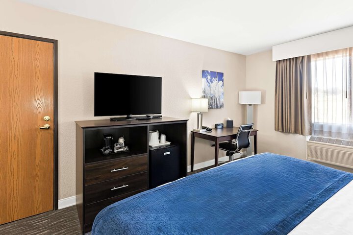 Room 9 of 35