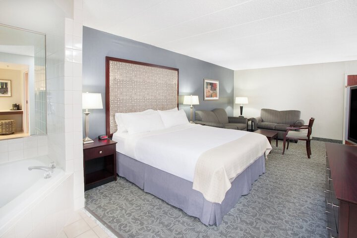 Room 28 of 70