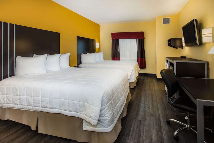 Room 32 of 44