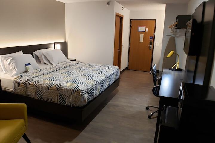 Motel 6 Kewanee IL